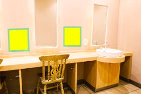 【イオンモール岡山】モール内広告 化粧室ステッカー