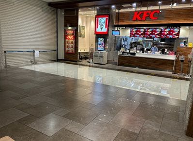 【イオンモール多摩平の森】1F　KFC前の画像
