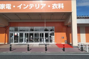 【ミスターマックス 八幡東店】家電側入口 販促プロモーションや物販用途に最適な総合ディスカウントストアの催事イベントスペース
