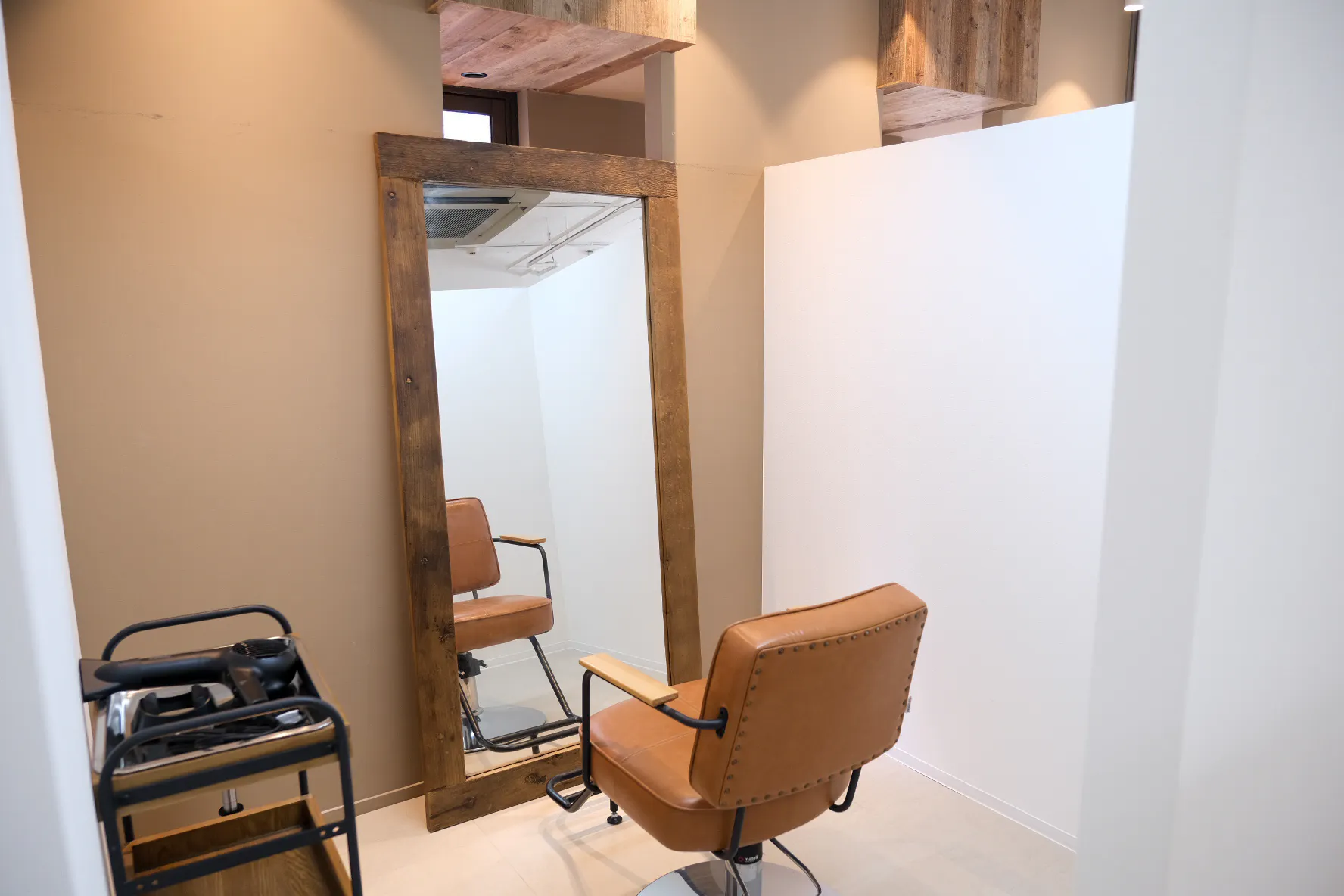 【関内駅5分】全7席半個室・固定費ゼロの面貸しシェアサロン