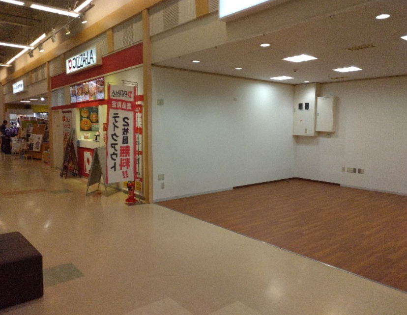 【イオンスーパーセンター大館】パン工場横催事スペース 販促プロモーションや物販に最適なスーパー店内催事イベントスペース
