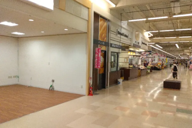 【イオンスーパーセンター大館】パン工場横催事スペース 販促プロモーションや物販に最適なスーパー店内催事イベントスペースの画像3