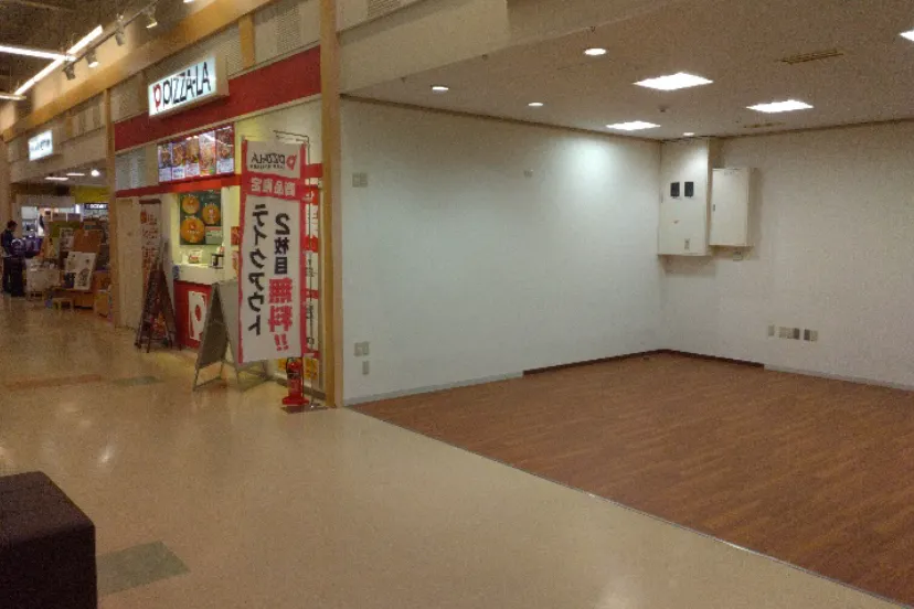 【イオンスーパーセンター大館】パン工場横催事スペース 販促プロモーションや物販に最適なスーパー店内催事イベントスペース