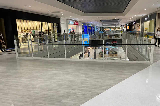 【イオンモール川口】3F センターブリッジ