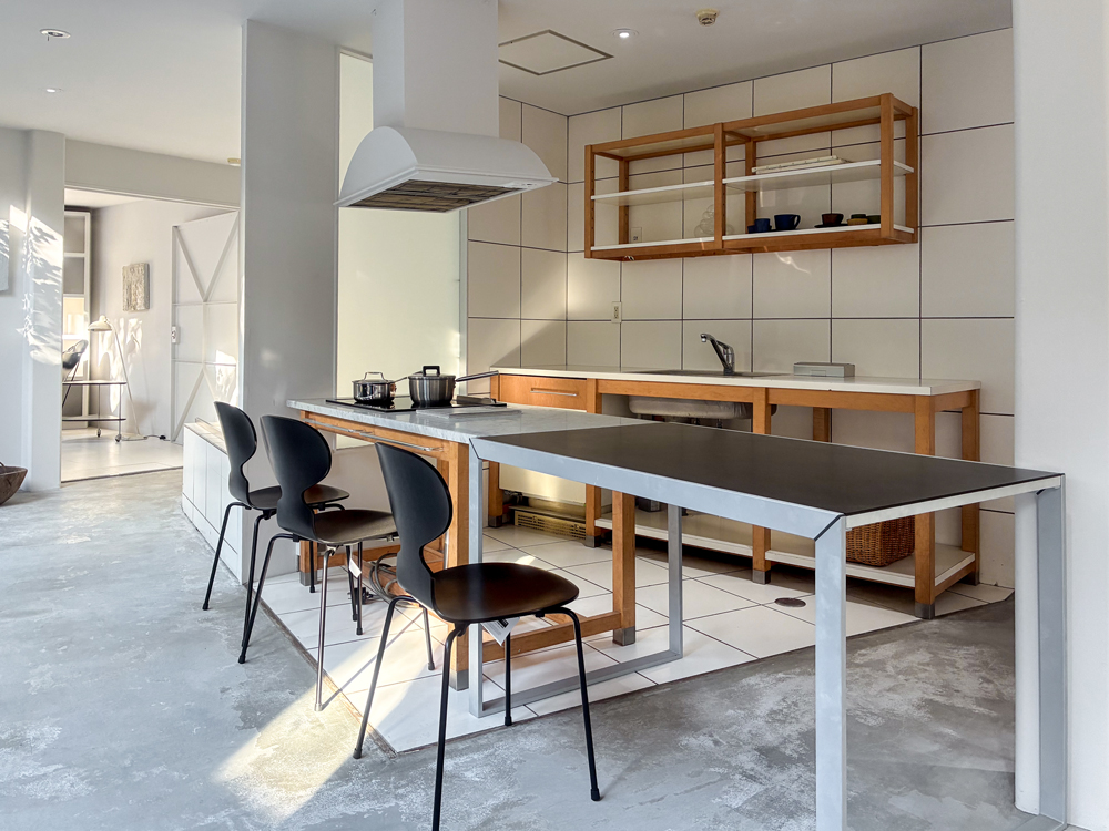 【新井薬師前駅2分】撮影や展示会に シンプルでモダンな空間のハウススタジオ（Ast）