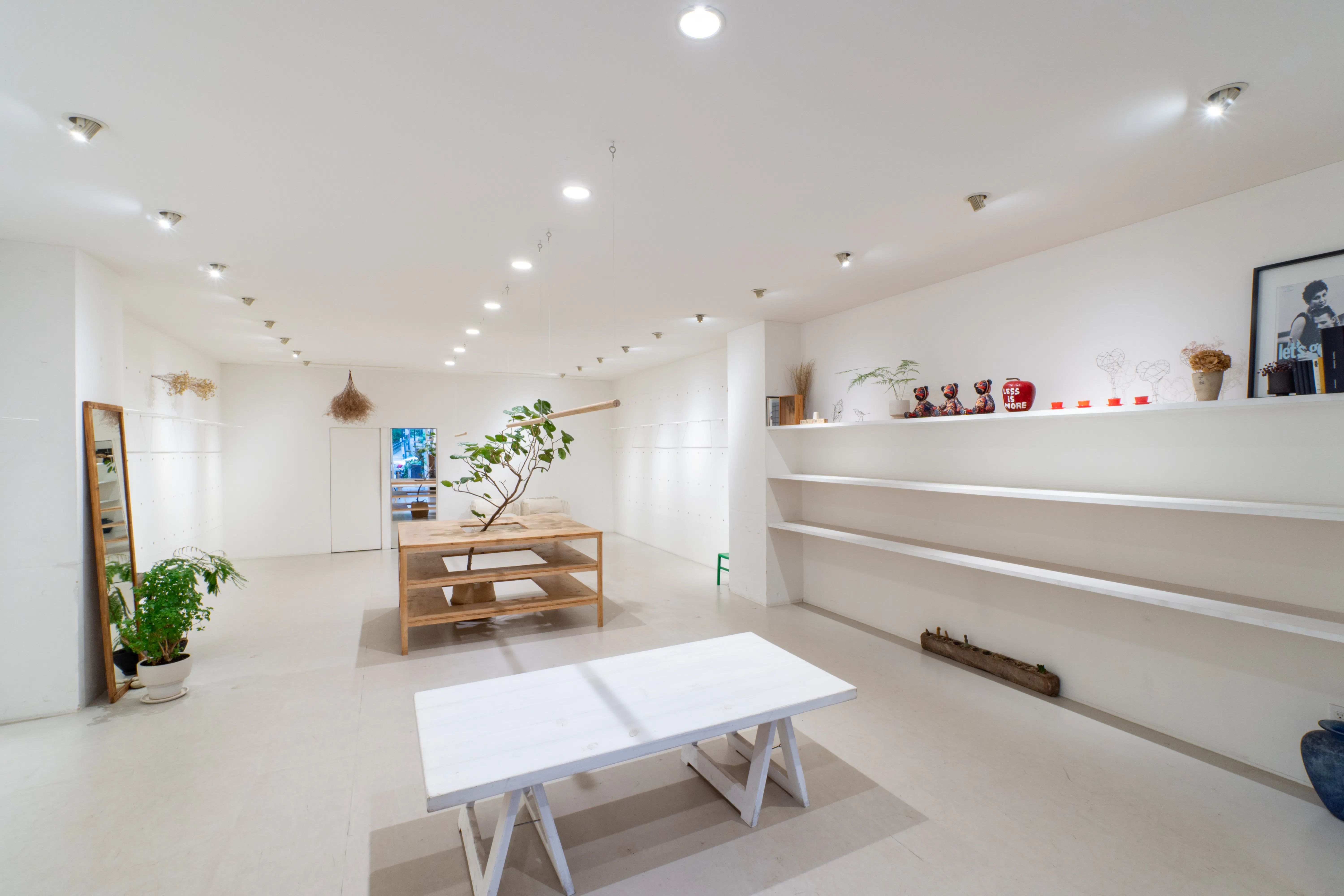 【大濠公園駅3分】ポップアップや展示会、撮影利用に最適な約70㎡のシロハコスタジオ