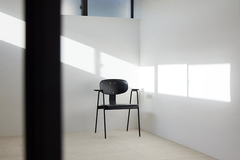 【祐天寺駅10分】撮影や展示会に適した白とグレー、大きな窓から自然光が入るシンプルな撮影スタジオの画像15