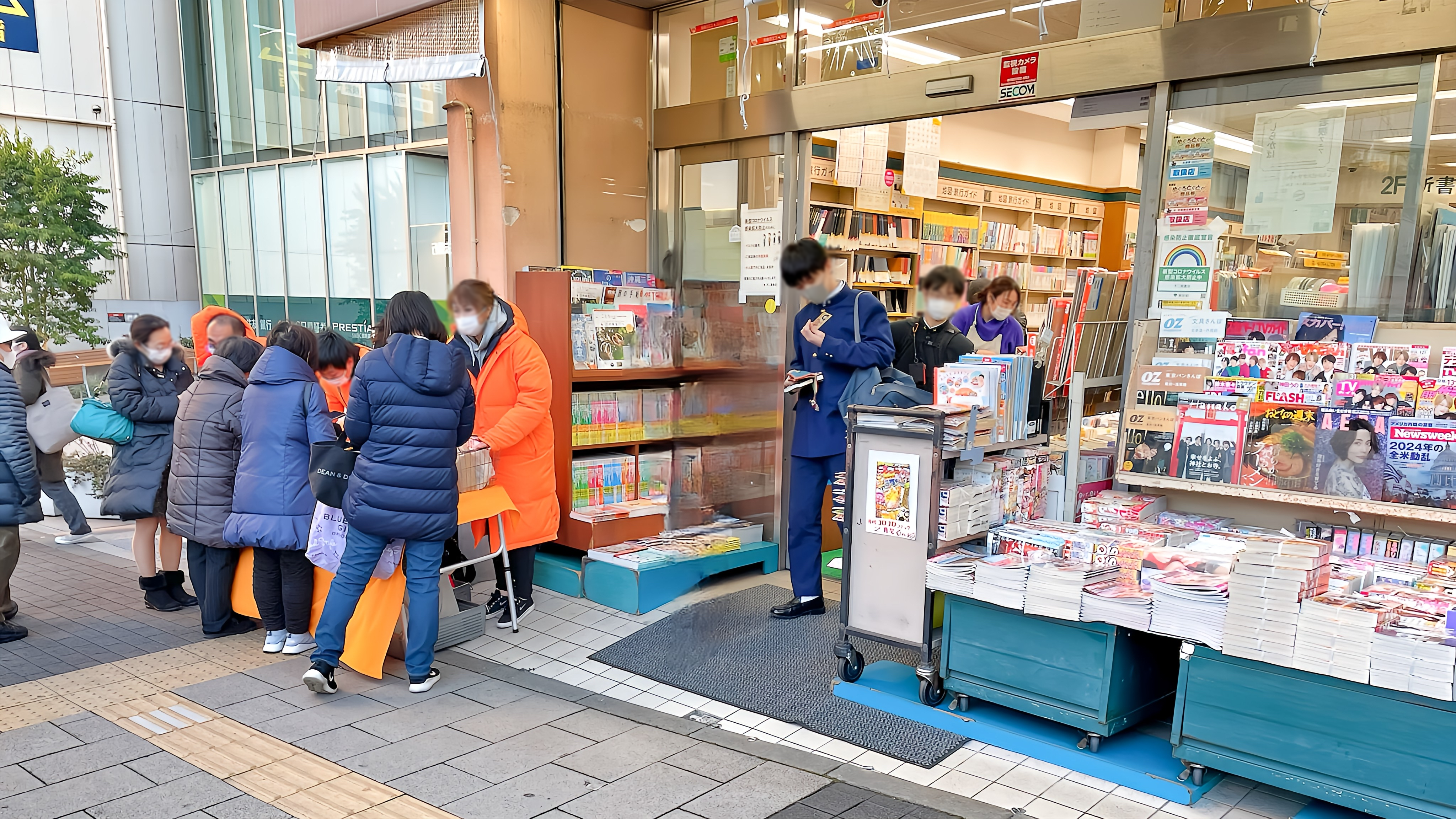 ご利用時には備え付け什器を撤去します