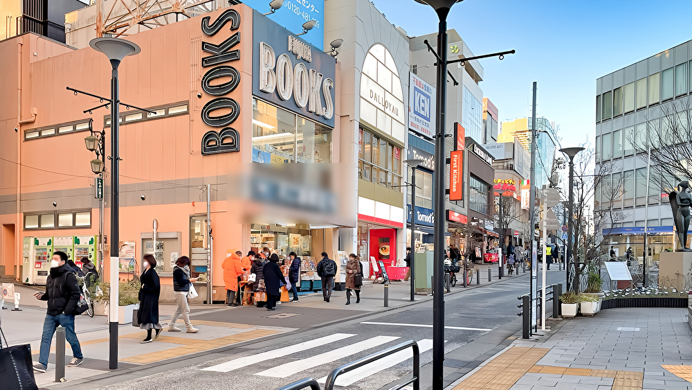 【自由が丘駅0分】プロモーションやキャンペーンにおすすめの駅ロータリー老舗書店軒先スペースの画像8