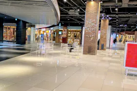 【THE OUTLETS HIROSHIMA】1F シティコートA イオンシネマ前