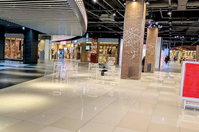 【THE OUTLETS HIROSHIMA】1F シティコートA イオンシネマ前の画像3