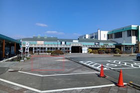 【Aコープくろべ店】食物販や販促イベントに最適な屋外中央スペース