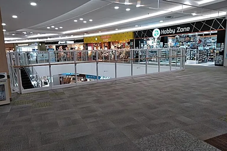 【イオンモール東久留米*】ピボット前 ブリッジスペースの画像1