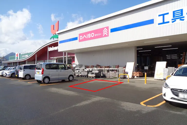 【サンデー矢巾店】屋外駐車場　キッチンカーの出店に最適なホームセンター内駐車場の屋外イベントスペース