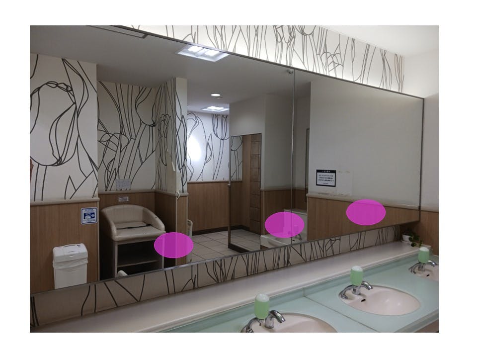 【イオンモール直方】モール内広告　化粧室(鏡)の画像