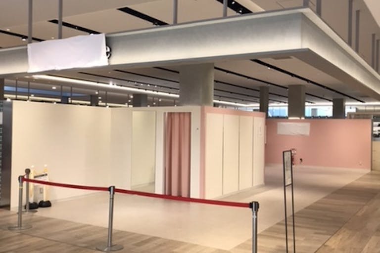 【トナリエ大和高田】アパレルのポップアップストアやワークショップに適したフィッティングルームが完備されているのイベントスペースの画像1