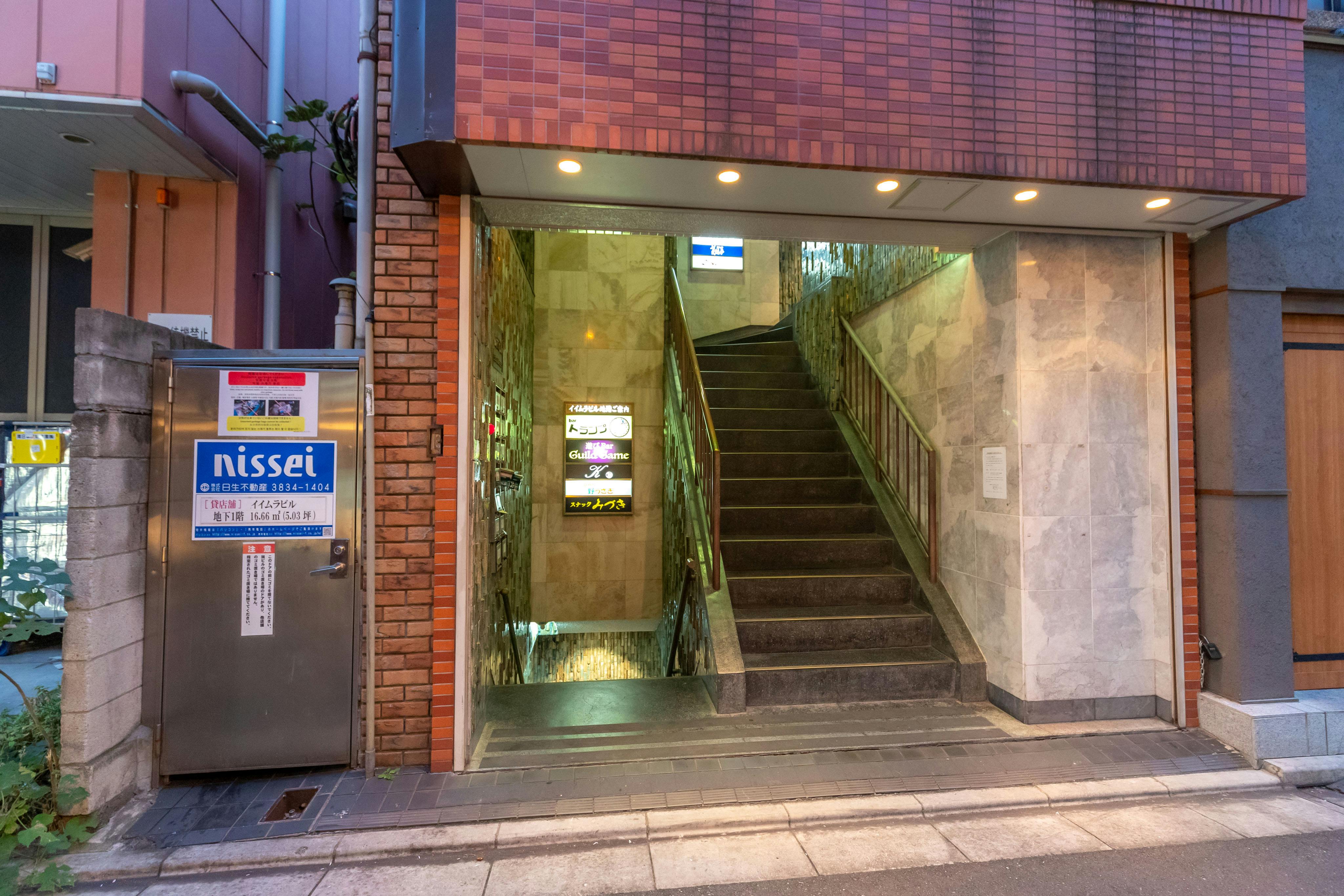 【湯島駅1分】飲食の短期出店や撮影・配信にも最適なレトロなカウンター付きスペース