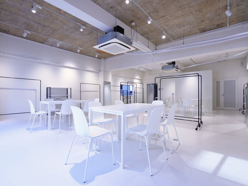 【心斎橋駅5分】大窓から自然光採光！充実した無料備品と控室完備のイベントスペース