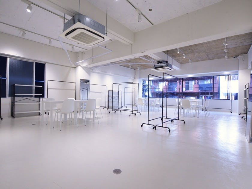 【心斎橋駅5分】大窓から自然光採光！充実した無料備品と控室完備のイベントスペース