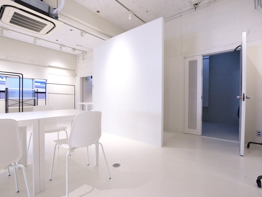 【心斎橋駅5分】大窓から自然光採光！充実した無料備品と控室完備のイベントスペース