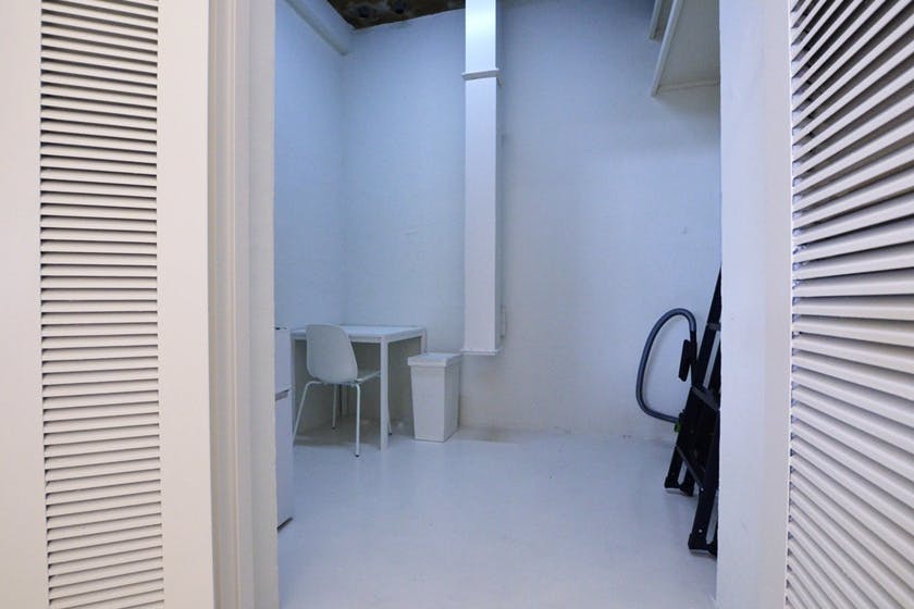 【心斎橋駅5分】大窓から自然光採光!充実した無料備品と控室完備のイベントスペース