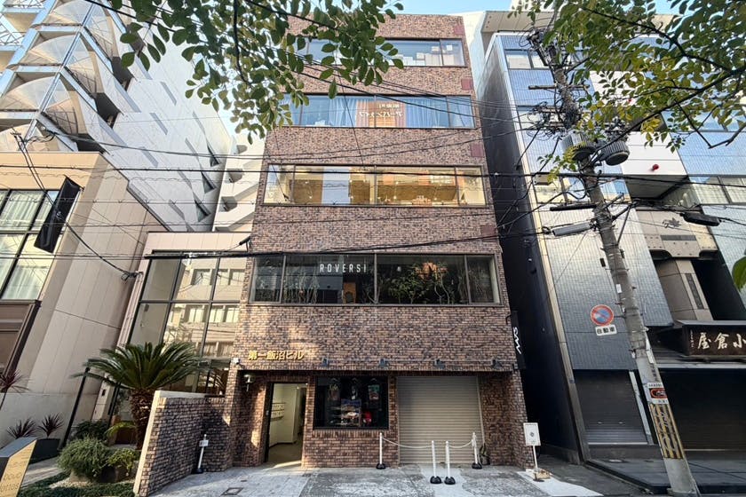 【心斎橋駅5分】大窓から自然光採光!充実した無料備品と控室完備のイベントスペース