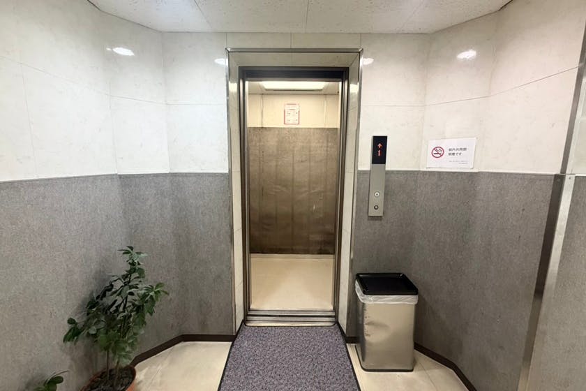 【心斎橋駅5分】大窓から自然光採光!充実した無料備品と控室完備のイベントスペース