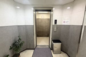 【心斎橋駅5分】大窓から自然光採光!充実した無料備品と控室完備のイベントスペース