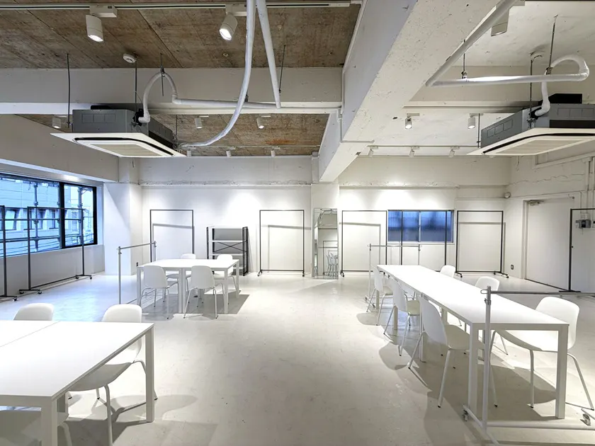 【心斎橋駅5分】大窓から自然光採光！充実した無料備品と控室完備のイベントスペース