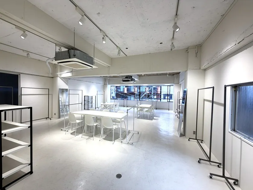 【心斎橋駅5分】大窓から自然光採光!充実した無料備品と控室完備のイベントスペース