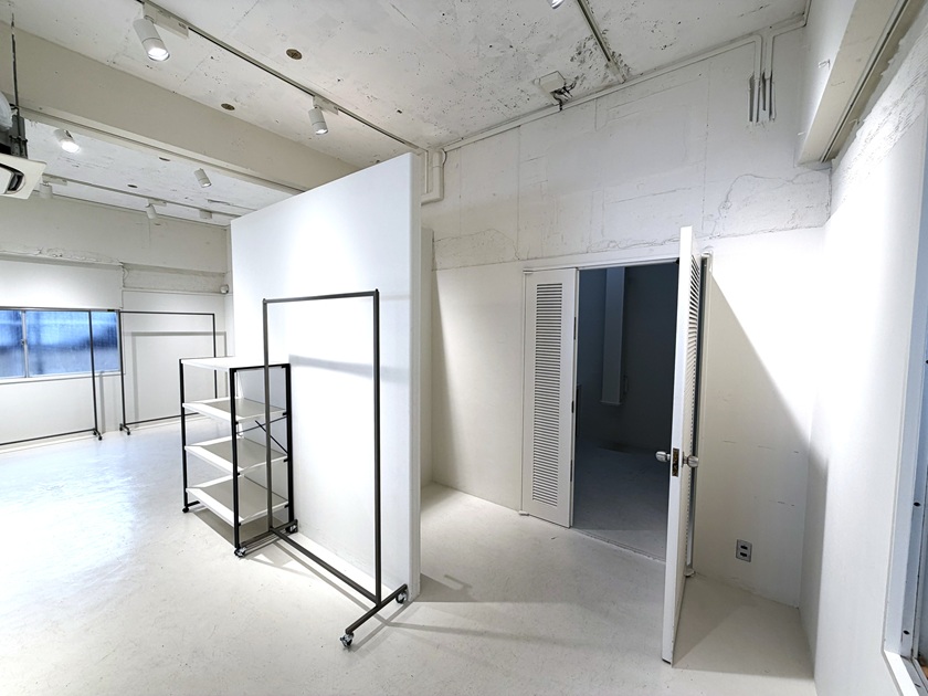 【心斎橋駅5分】大窓から自然光採光！充実した無料備品と控室完備のイベントスペースの画像10