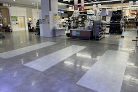 【イオン海浜幕張】プロモーションイベントやサンプリングに適した1F熱帯魚売場前イベントスペース