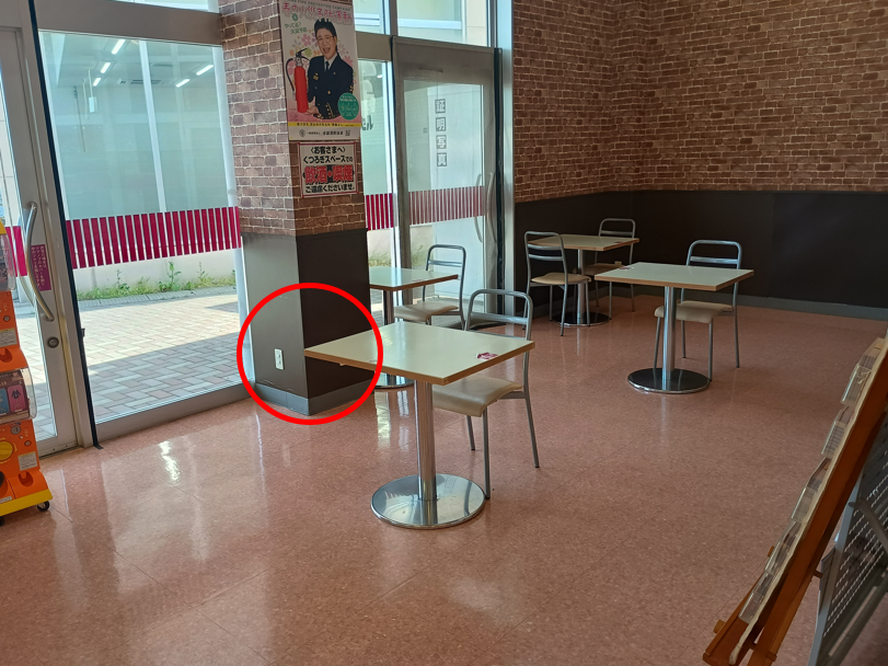 【マックスバリュ三戸店】お客さま休憩所内 販促プロモーションに最適なスーパー店内催事イベントスペース