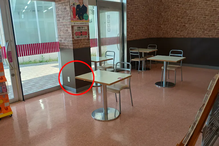 【マックスバリュ三戸店】お客さま休憩所内 販促プロモーションに最適なスーパー店内催事イベントスペースの画像4