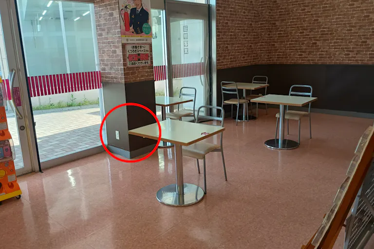 【マックスバリュ三戸店】お客さま休憩所内 販促プロモーションに最適なスーパー店内催事イベントスペースの画像4