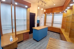 【東武東上線東武練馬駅1分/1F】個展やグループ展等のアート展、物販、食物販、アパレルや雑貨などの ポップアップストアに最適な「北町商店街」の路面ギャラリースペース