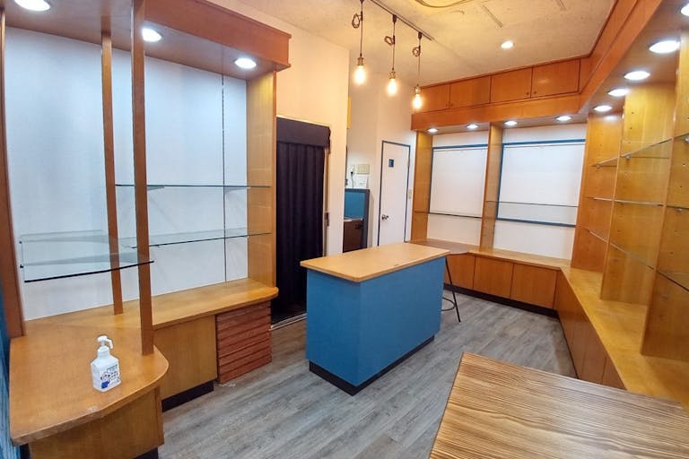 【東武東上線東武練馬駅1分/1F】個展やグループ展等のアート展、物販、食物販、アパレルや雑貨などの ポップアップストアに最適な「北町商店街」の路面ギャラリースペースの画像3