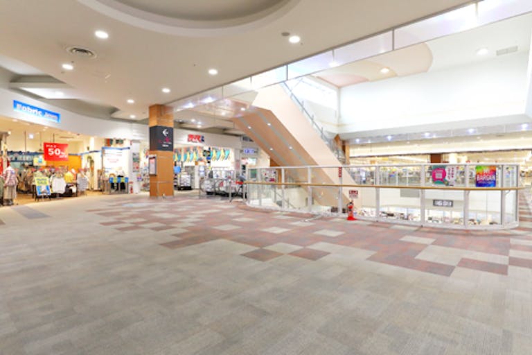 【イオンモール石巻/2F催事スペースB】各種プロモーションイベントや物販に最適な施設2階中央にある通行量の多いイベントスペースの画像1