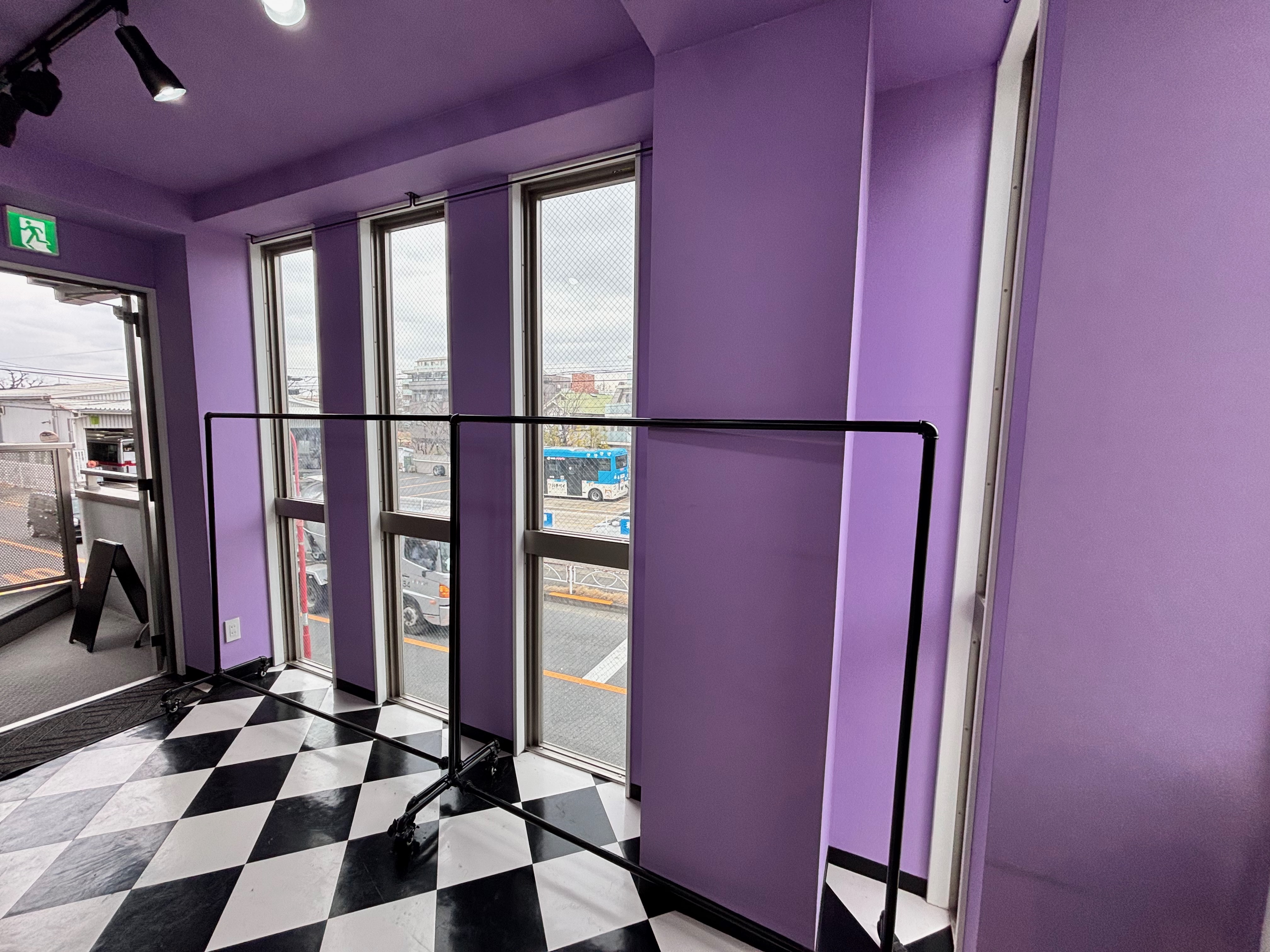 1区画をインショップの形式で貸し出しが可能です。