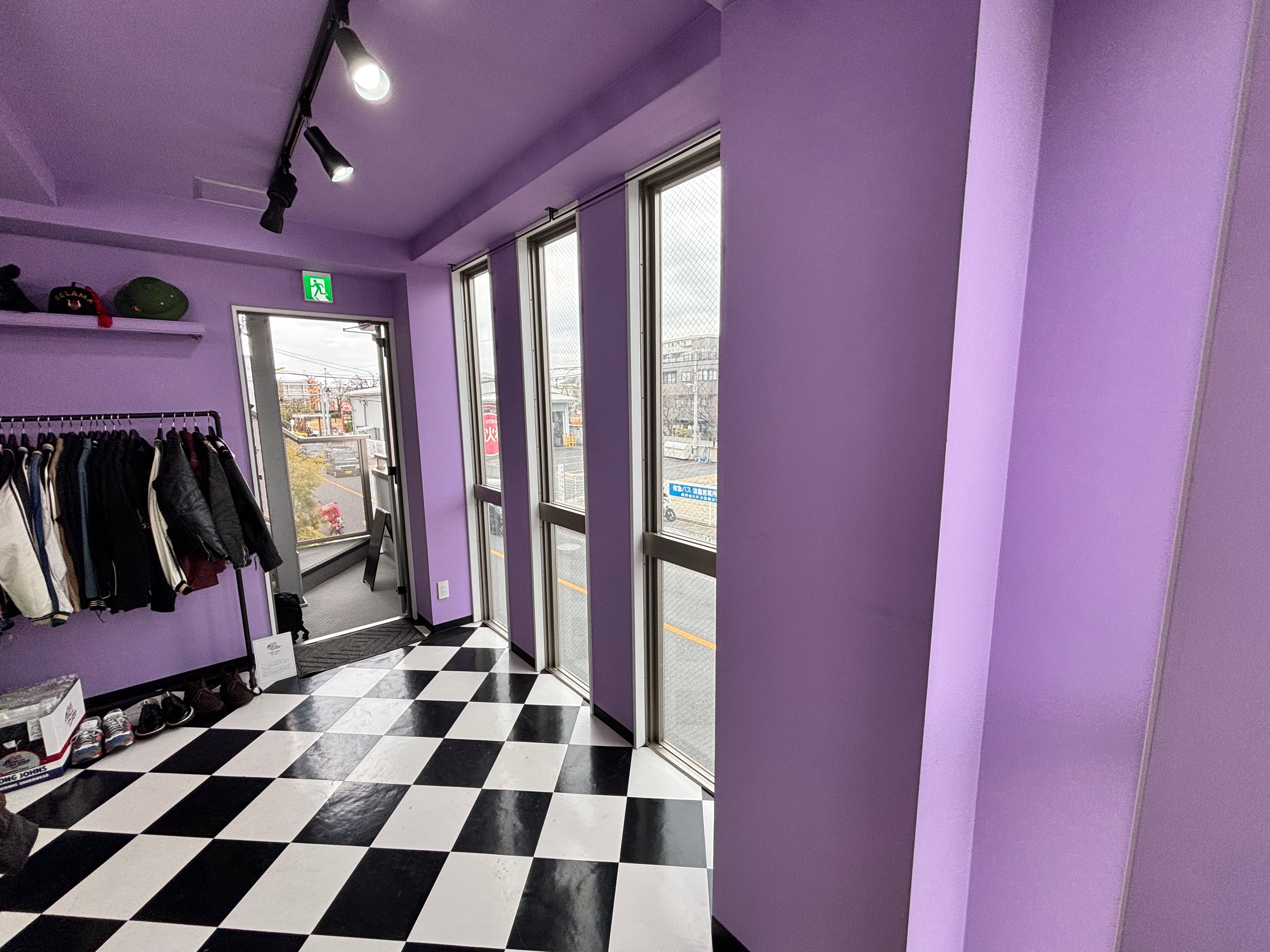 1区画をインショップの形式で貸し出しが可能です。