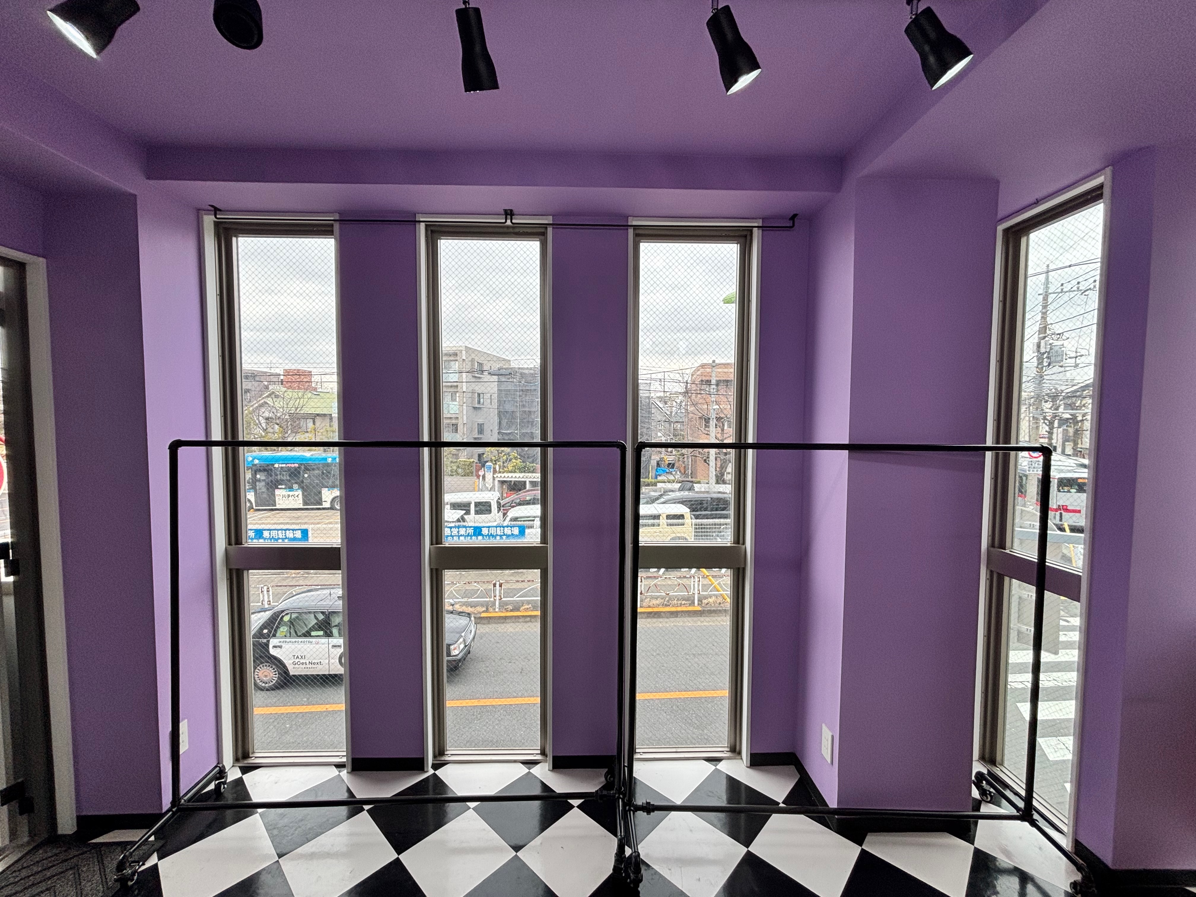 1区画をインショップの形式で貸し出しが可能です。