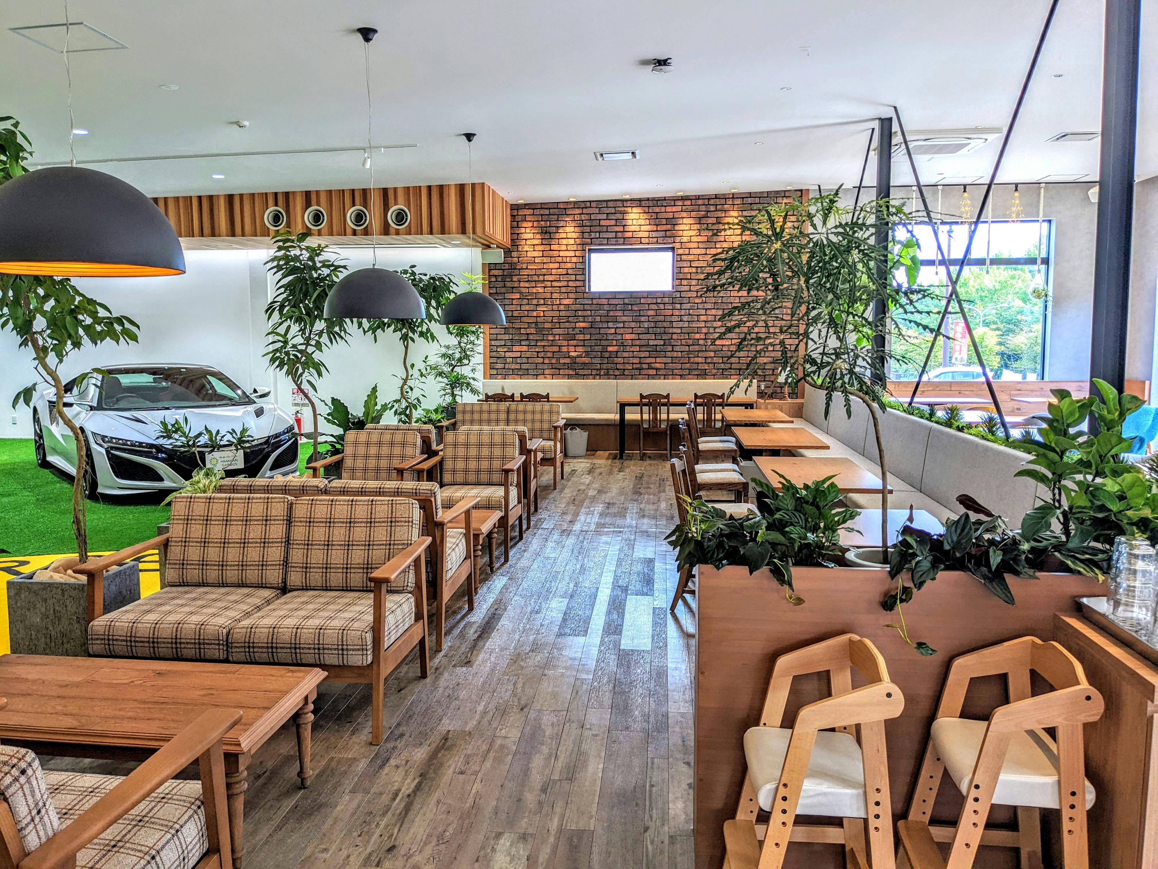 【神戸市北区／ひまわりガーデンモール】飲食やイベントの出店に最適な店舗入口前のイベントスペース