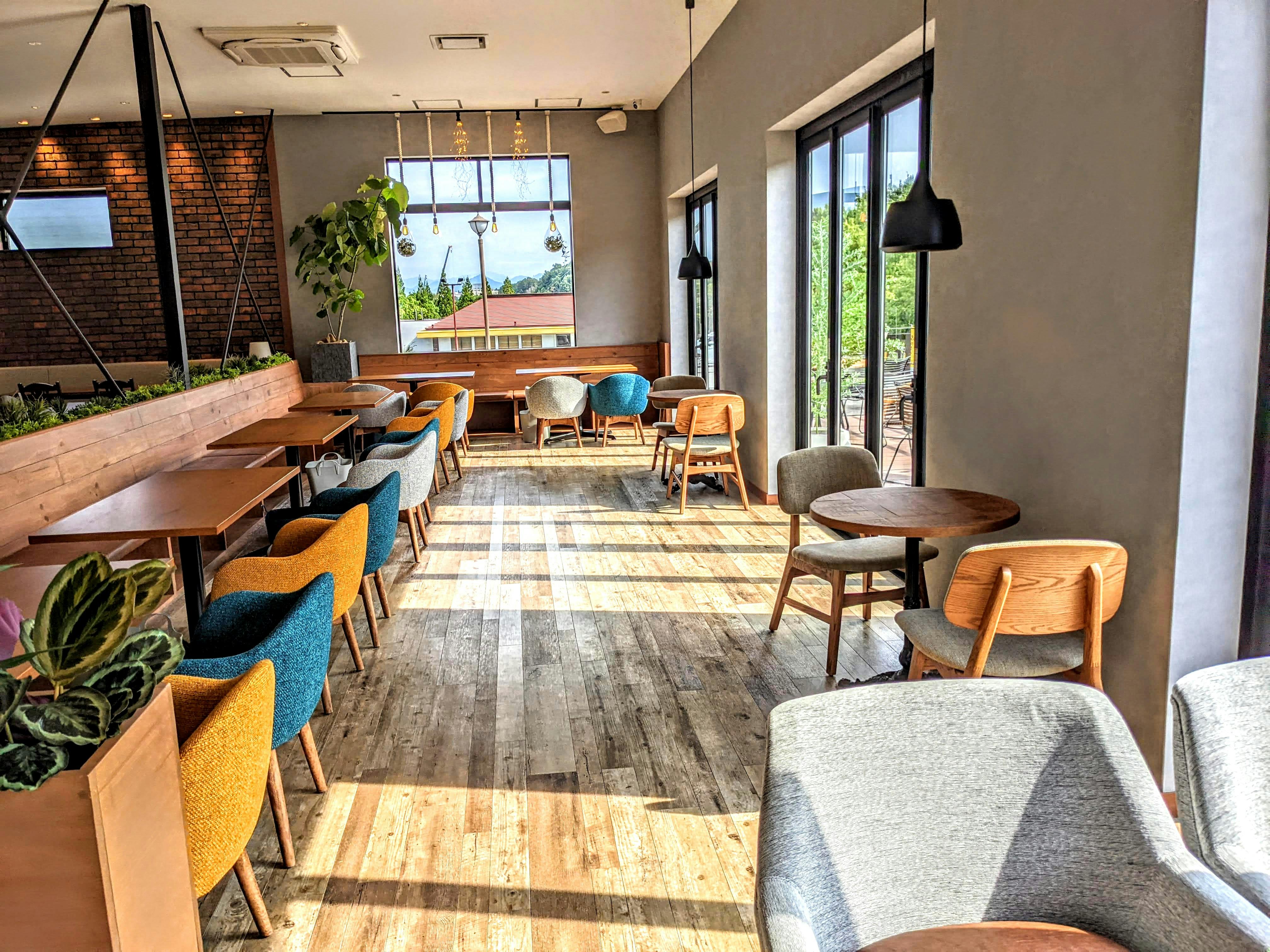 【神戸市北区／ひまわりガーデンモール】飲食やイベントの出店に最適な店舗入口前のイベントスペース