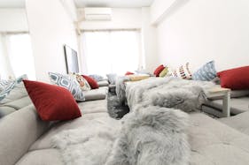 【心斎橋駅5分】料理教室や会議利用まで、多目的に活用できるアットホームな雰囲気のイベントスペース