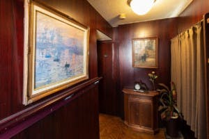 【曙橋駅3分】撮影や展示会等に適した高級感溢れるアンティーク家具付きのスタジオスペース