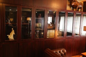 【曙橋駅3分】撮影や展示会等に適した高級感溢れるアンティーク家具付きのスタジオスペース