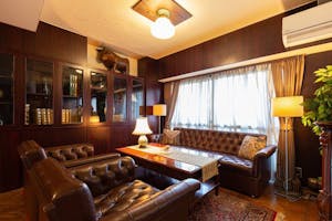 【曙橋駅3分】撮影や展示会等に適した高級感溢れるアンティーク家具付きのスタジオスペース