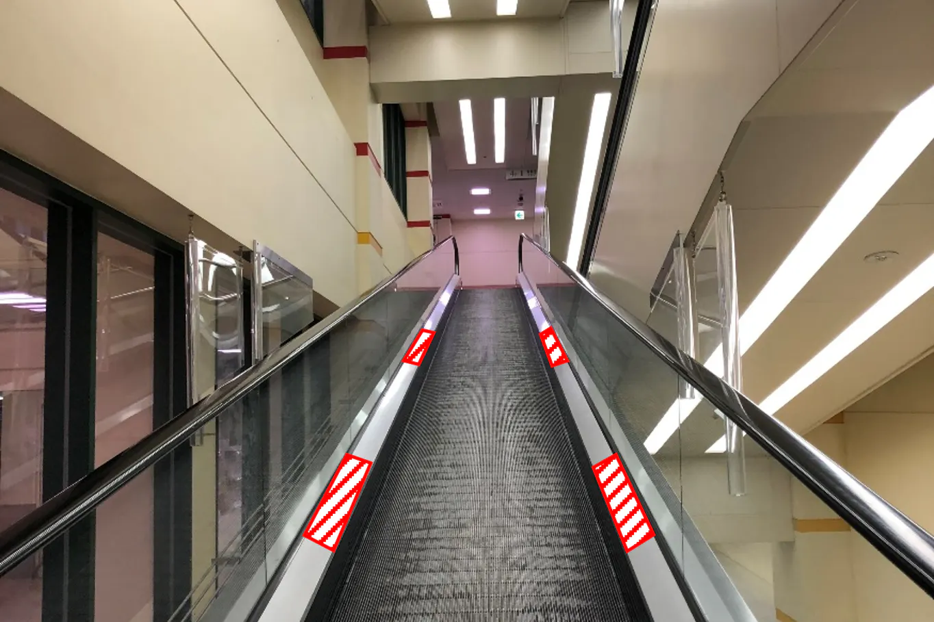 【みのおキューズモール】みのおキューズモール【メディア】「②CENTER1~5階 オートスロープ」