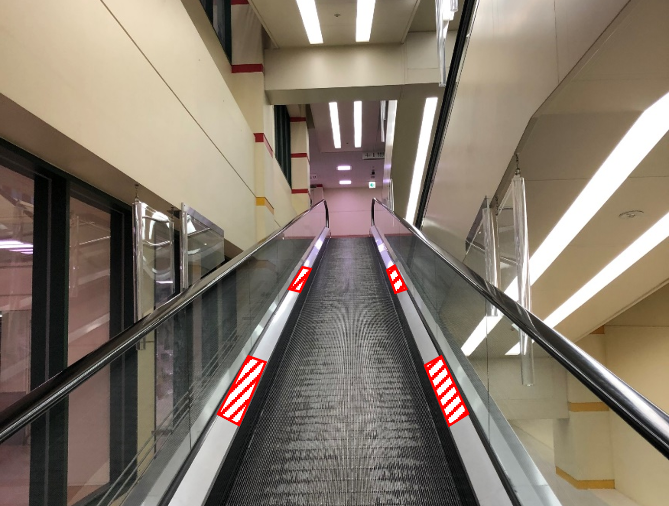 【みのおキューズモール】みのおキューズモール【メディア】「②CENTER1～5階 オートスロープ」