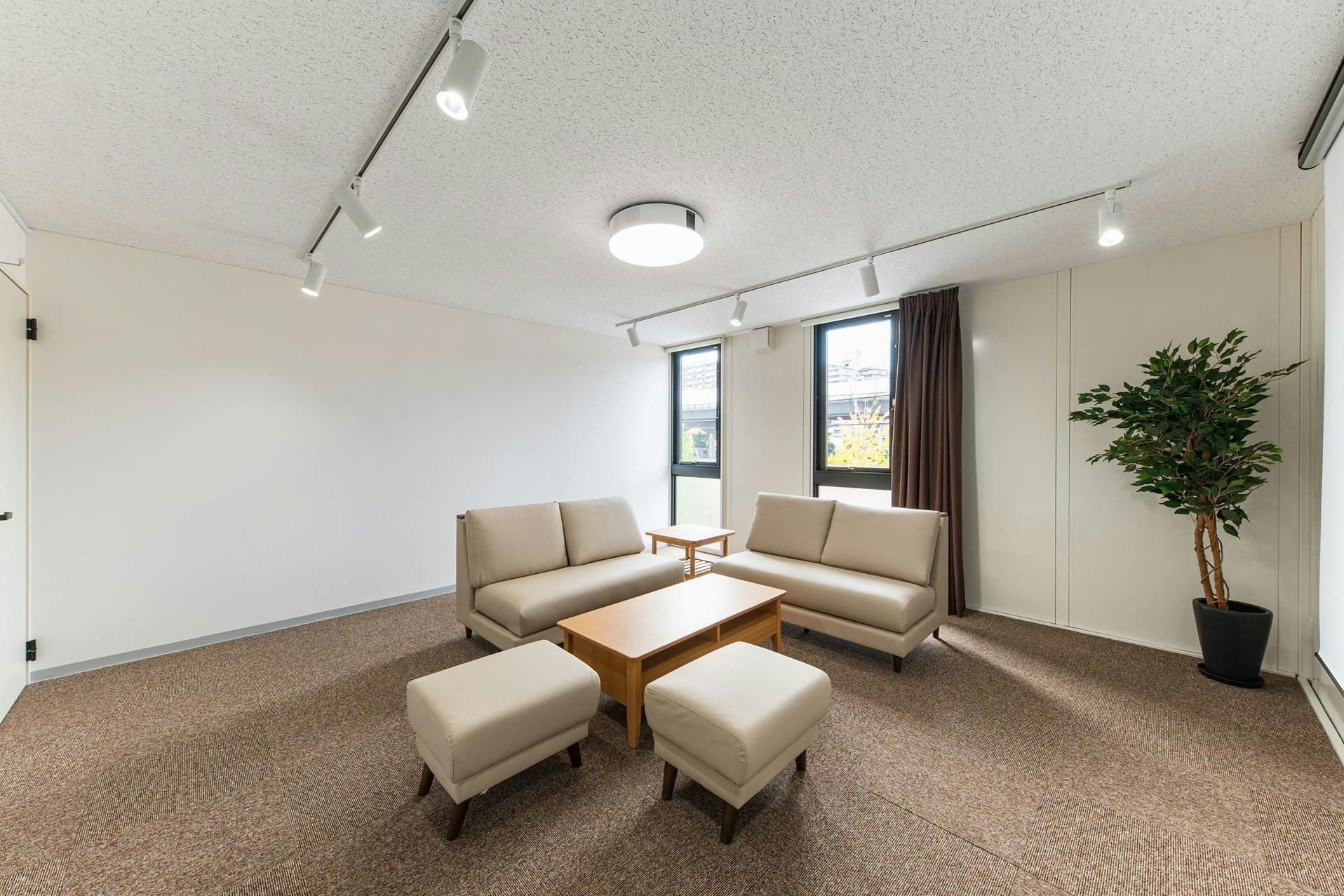 【大阪府東大阪市】自主企画マルシェやワークショップに最適なお手頃価格のレンタルスペース「Living2」/敷地全体の貸切イベント開催も可能!